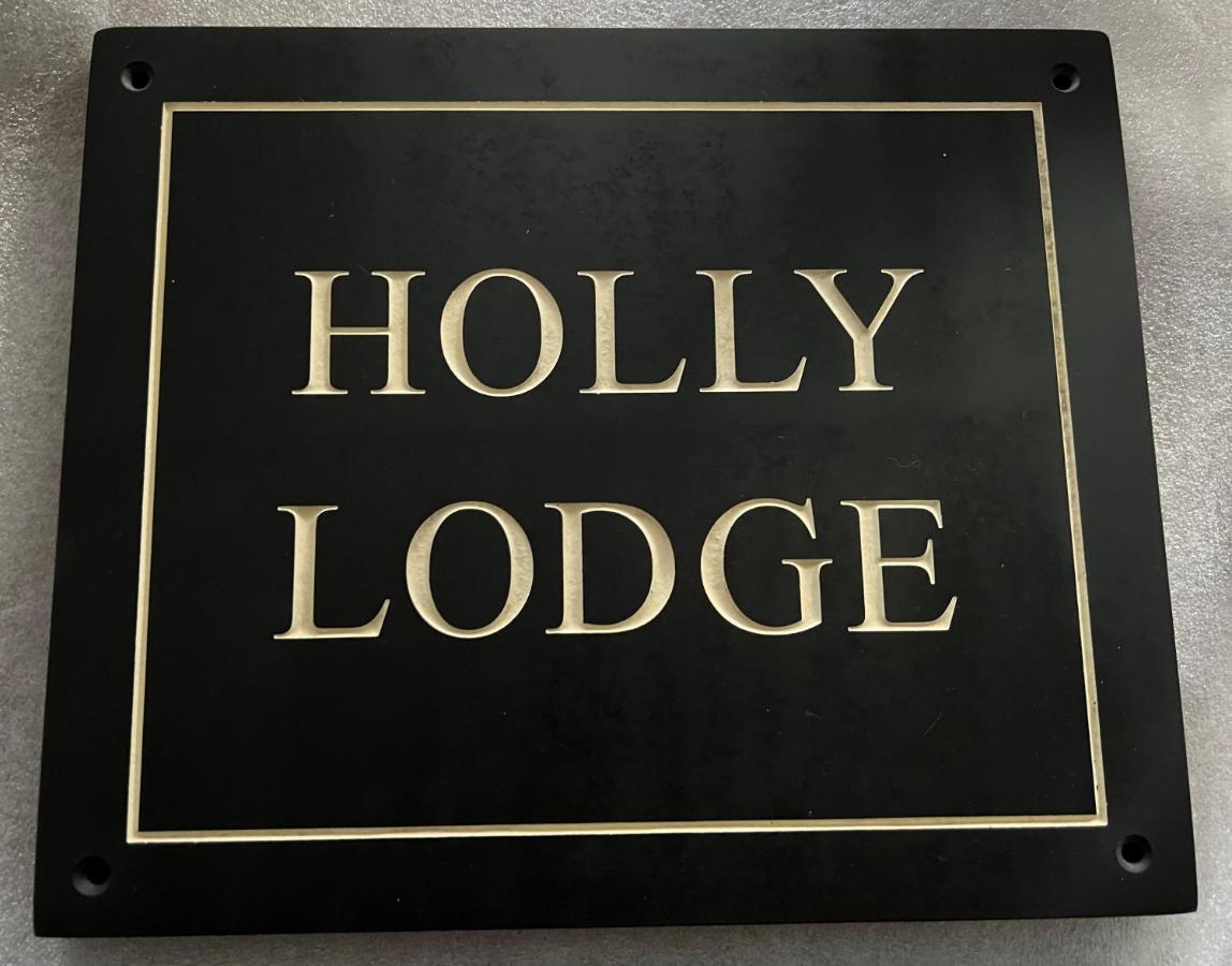 אובאן Holly Lodge - 2 X Kingsize Bedrooms With Private Entrance And Free Parking-New Shower Room מראה חיצוני תמונה