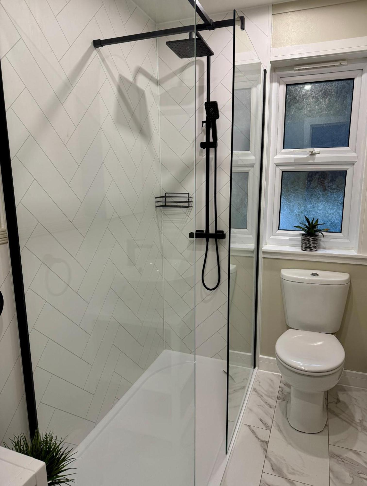אובאן Holly Lodge - 2 X Kingsize Bedrooms With Private Entrance And Free Parking-New Shower Room מראה חיצוני תמונה